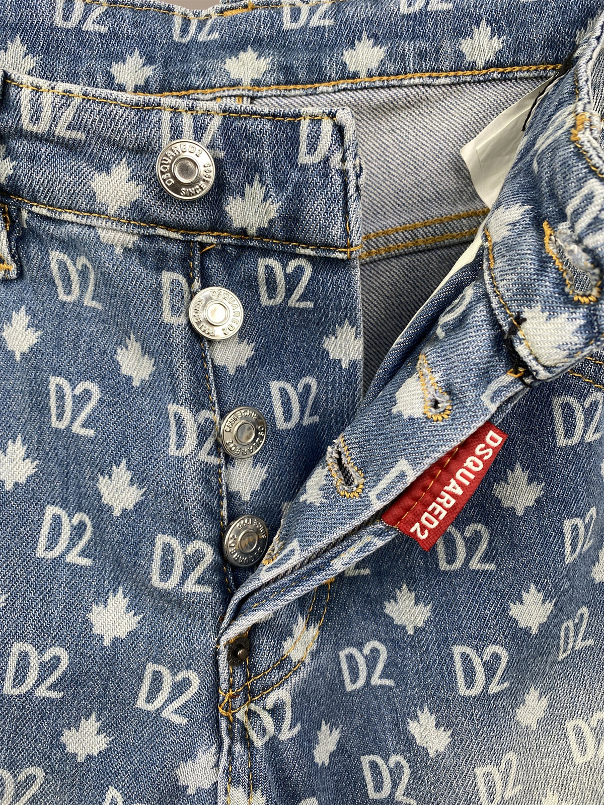DSQ2 Maple Leaf Jeans